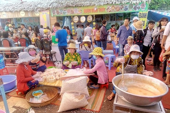 Hơn 500.000 người dự lễ hội Bánh dân gian Nam bộ, doanh thu 250 tỷ đồng ảnh 1