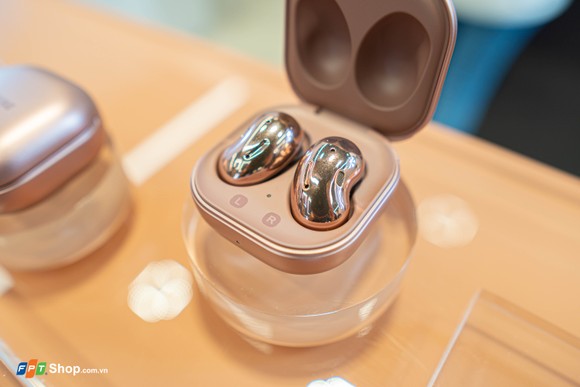 FPT Shop: Khách hàng được 'Thu cũ đổi mới' và nhận quà 6 triệu đồng ảnh 3