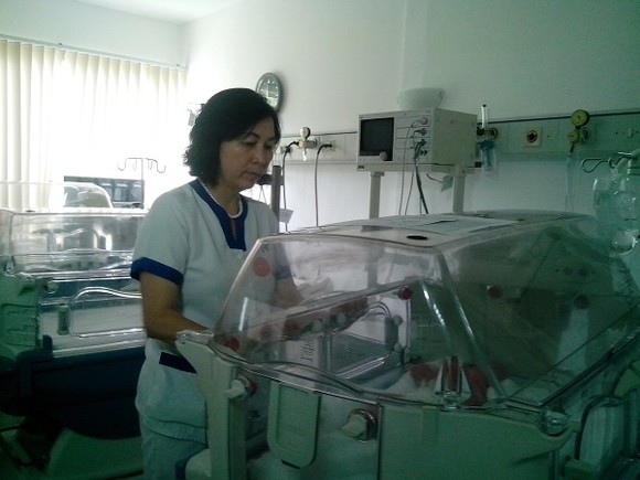'Món quà vô giá' - chuyện về những bác sĩ nơi tuyến đầu chống dịch ảnh 1