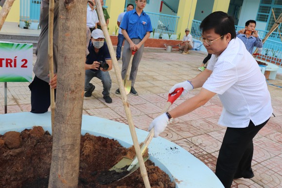 Người dân quận Bình Tân, quận 12 tổng vệ sinh môi trường ảnh 1