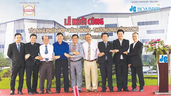 Công ty CP Tập đoàn Xây dựng Hòa Bình khởi công dự án đầu tiên tại tỉnh Vĩnh Long ảnh 1