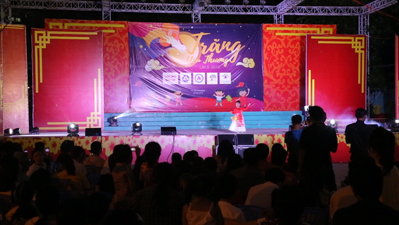 Trung thu sớm cho trẻ em bị HIV/AIDS ảnh 1