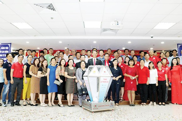 Cty TNHH Một thành viên XSKT TPHCM phối hợp Hội Chữ thập đỏ hoạt động nhân đạo giai đoạn 2019 - 2020 ảnh 2
