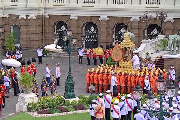 Thái Lan chính thức kết thúc quốc tang Nhà vua Bhumibol Adulyadej ảnh 1
