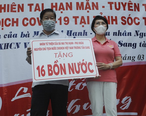 Ấm lòng người dân vùng hạn mặn ảnh 10