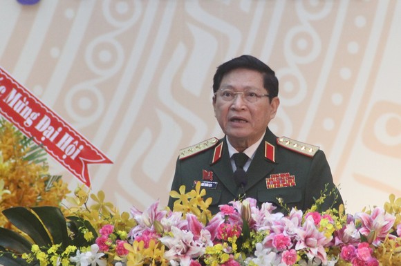 Đại tướng Ngô Xuân Lịch: Xây dựng con người Vĩnh Long phát triển toàn diện ảnh 1