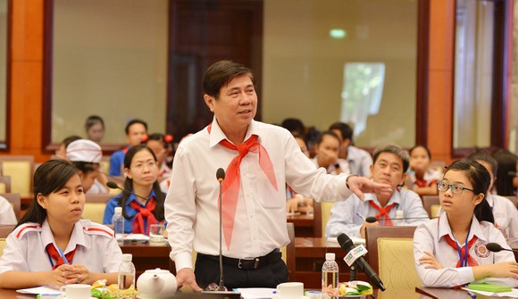 Lãnh đạo TPHCM gặp gỡ 170 thiếu nhi nhân dịp đầu xuân 2018 ảnh 7