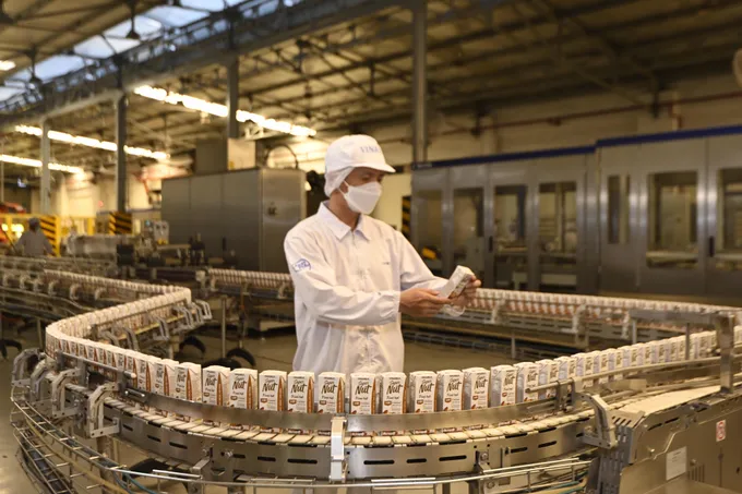 Dòng sản phẩm sữa 9 loại hạt Vinamilk Super Nut được người tiêu dùng đón nhận rất tích cực và mang về loạt giải thưởng trong năm 2023 Hình 3.2.jpg
