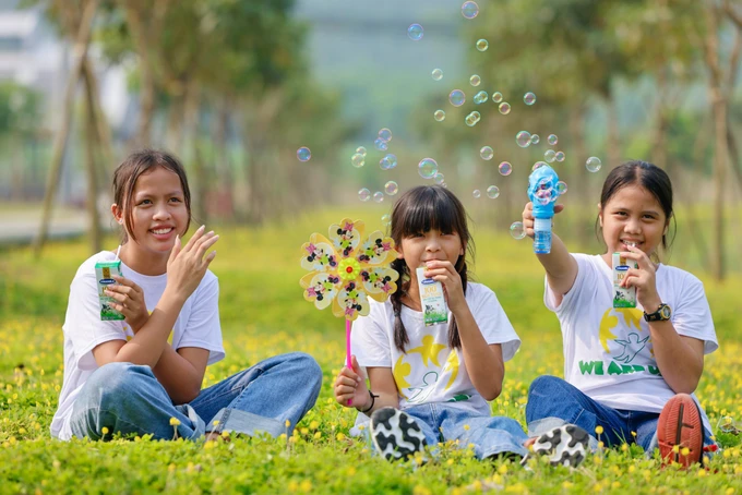Niềm vui uống sữa của các em nhỏ là động lực lớn lao để Vinamilk bền bỉ duy trì chương trình Quỹ sữa Vươn cao Việt Nam trong suốt 16 năm qua
