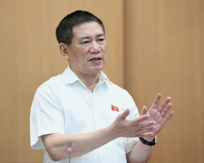 Bộ trưởng Bộ Tài chính Hồ Đức Phớc. Ảnh: VIẾT CHUNG Bộ trưởng Bộ Tài chính Hồ Đức Phớc phát biểu tại thảo luận tổ 17-6.jpg