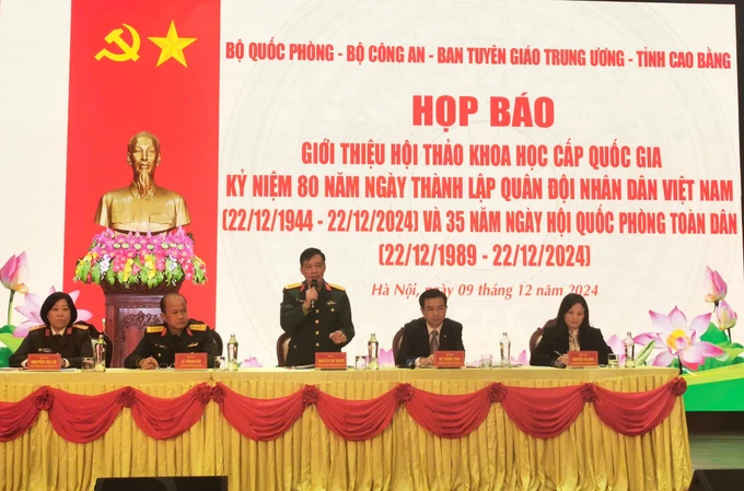 Anh hop bao hoi thao 2.jpg