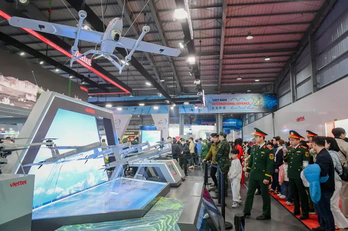 Dàn UAV thế hệ mới của Viettel giới thiệu tại triển lãm Ban sung 3D-VT 7.jpg