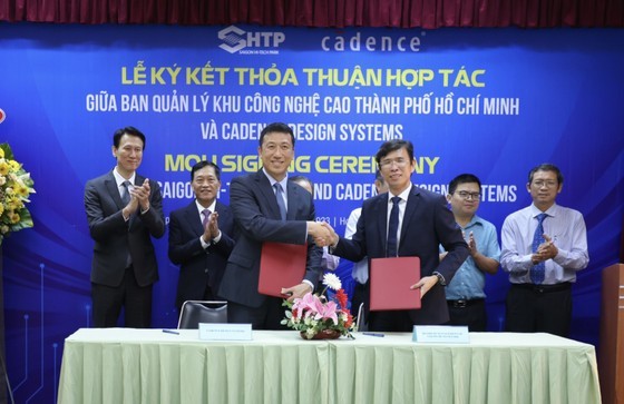 Cadence and SHTP sign a cooperation agreement about training microchip human resources.