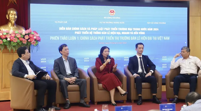 Các chuyên gia, đại diện hiệp hội và doanh nghiệp tham gia thảo luận IMG_5678.jpeg