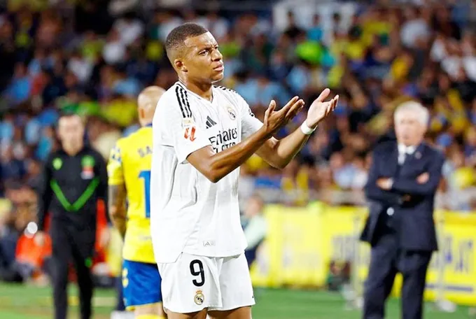 Kylian Mbappe remained goalless as champions Real Madrid settled for a 1-1 draw at Las Palmas.