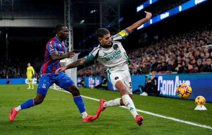 Crystal Palace và Newcastle United bất phân thắng bại với tỷ số 1-1