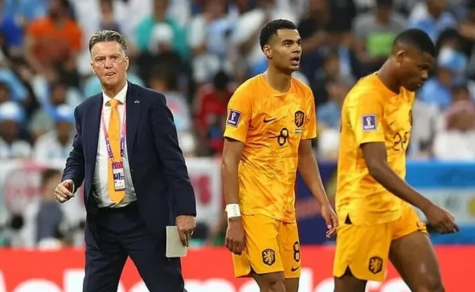 Dutch coach Van Gaal was very upset with Messi's actions