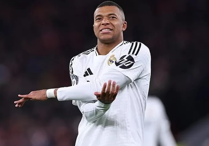 Kylian Mbappe tiếc nuối một cơ hội bị bỏ lỡ