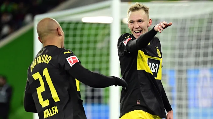 Borussia Dortmund thắng trận sân khách đầu tiên mùa này