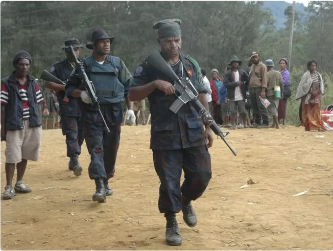 Cảnh sát Papua New Guinea dập tắt tình hình bạo lực. Ảnh: sheppnews.com
