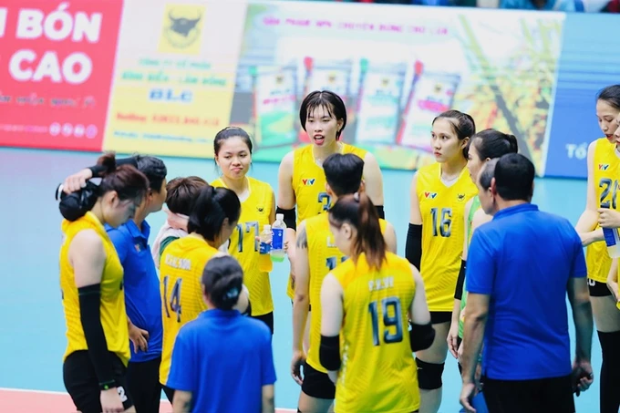 Cầu thủ VTV Bình Điền Long An đã nỗ lực thi đấu trận khai màn tuy nhiên đối thủ PFU Blue Cats (Nhật Bản) đã vượt trội hơn. Ảnh: DŨNG PHƯƠNG
