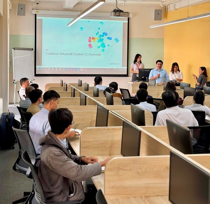Lecturers will engage in hands-on activities directly on computers using Cadence&apos;s software tools and solutions for IC design. (Photo: dangcongsan.vn)
