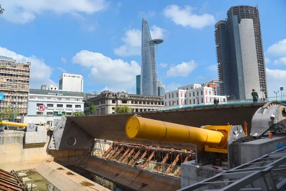 Cống Bến Nghé Q4