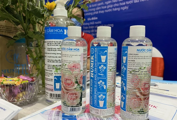 Nước cắm hoa Humik, sản phẩm của doanh nghiệp KH-CN ảnh 1