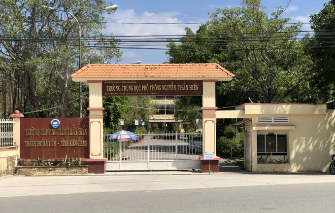 Trường THPT Nguyễn Thần Hiến, TP Hà Tiên, Kiên Giang.jpg