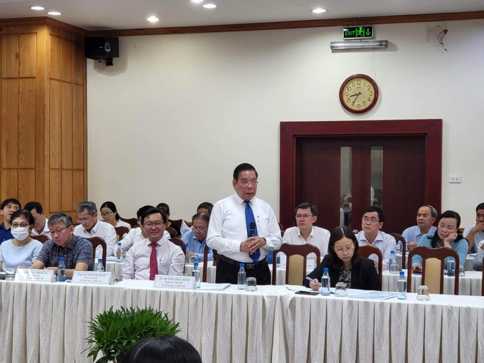 TS Huỳnh Công Minh, nguyên Giám đốc Sở GD-ĐT TPHCM phát biểu ý kiến tại hội thảo