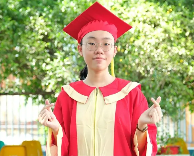 Thủ khoa kỳ thi tuyển sinh lớp 10 năm nay là Nguyễn Minh Anh, học sinh Trường THCS Trần Quang Khải thủ khoa(1)(1).jpg