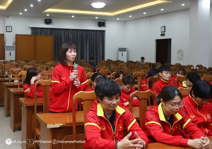Thủ quânThùy Trang thay mặt toàn đội hứa sẽ đạt thành tích tốt ở hai trận đấu tại Nepal tới đây