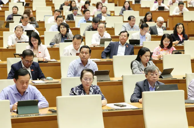 Các đại biểu Quốc hội dự phiên họp sáng 30-10. Ảnh: QUANG PHÚC 1.jpg