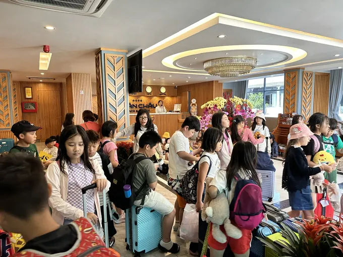 Khách tấp nập đổ về Trân Châu Beach & Resort tại xã Phước Hải, TPHCM Trân Châu.jpg