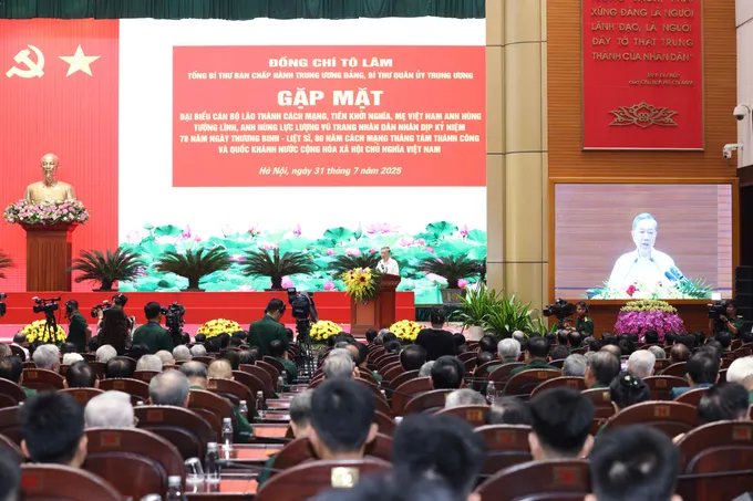 Quang cảnh hội trường Bộ Quốc phòng khi Tổng Bí thư Tô Lâm phát biểu. Ảnh: QUANG PHÚC TBT phat bieu - trao qua 1.jpg