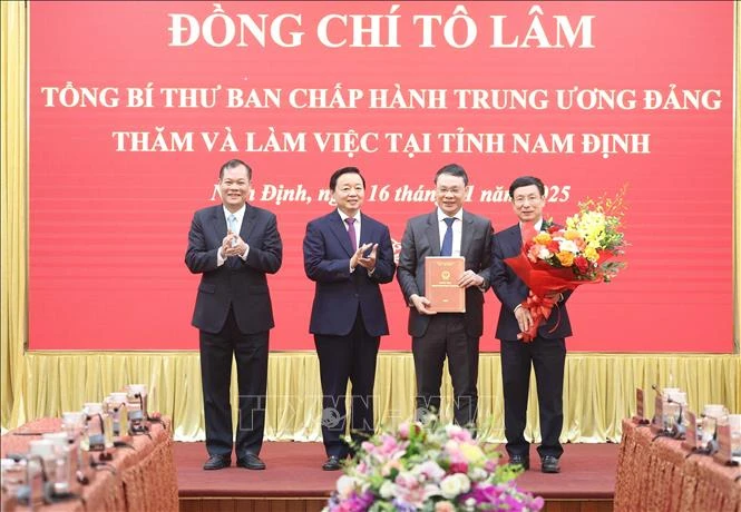 vna_potal_tong_bi_thu_to_lam_lam_viec_voi_ban_chap_hanh_dang_bo_tinh_nam_dinh__stand.jpg