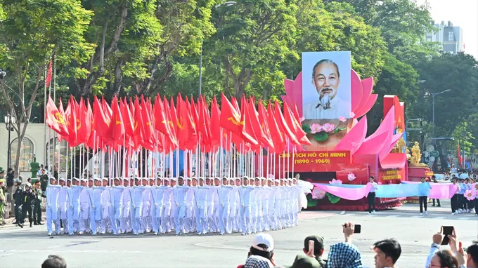 Hình ảnh Lễ Tổng duyệt diễu binh, diễu hành cấp Nhà nước chuẩn bị cho Đại lễ 30-4, tại TPHCM sáng 27-4 z6545923879811_fd35dc5e0f06bb1cf65de27a282a8840.jpg