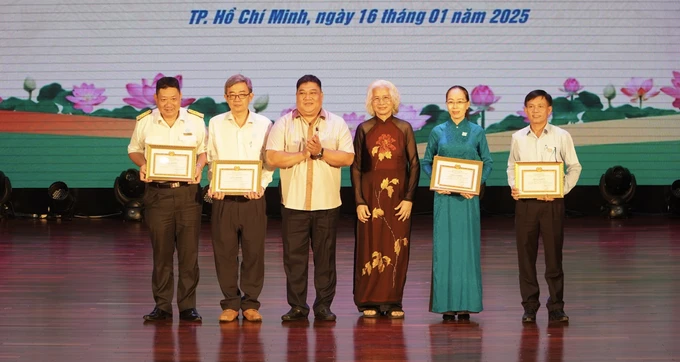 Ảnh chụp Màn hình 2025-01-16 lúc 17.38.11.png