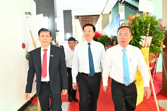 Phó Thủ tướng Mai Văn Chính dự lễ kỷ niệm 50 năm ngày Báo SGGP ra số đầu tiên 34.jpg