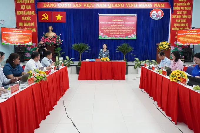 Quang cảnh buổi làm việc 8.JPG