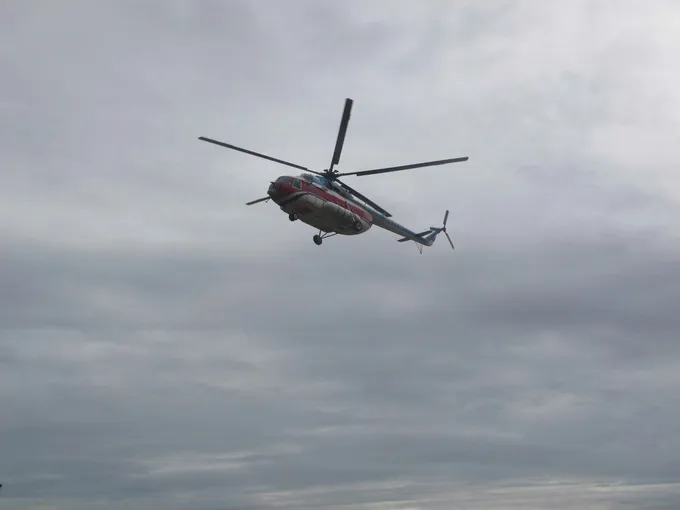 Trực thăng lên đường cứu trợ người dân vùng lũ Nghệ An 1000019401.jpg