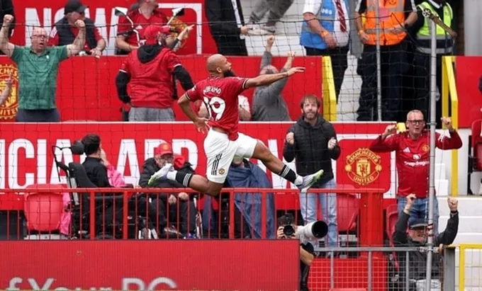 Bryan Mbeumo ăn mừng bàn thắng đầu tiên của mình cho Man United