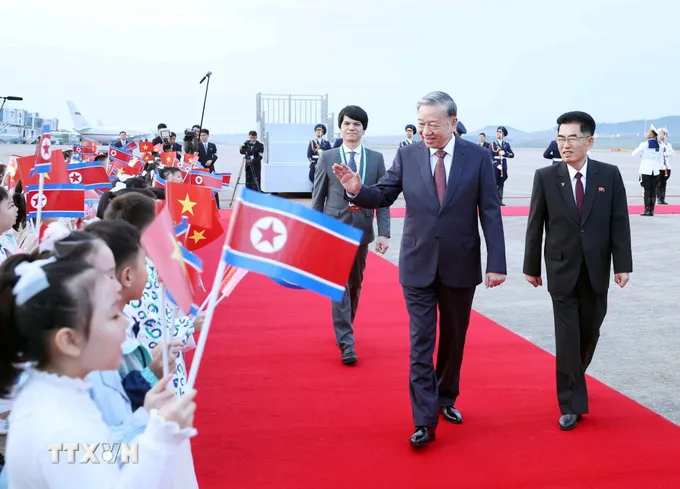 tong-bi-thu-to-lam-den-binh-nhuong-bat-dau-tham-cap-nha-nuoc-toi-trieu-tien-09-5.jpg
