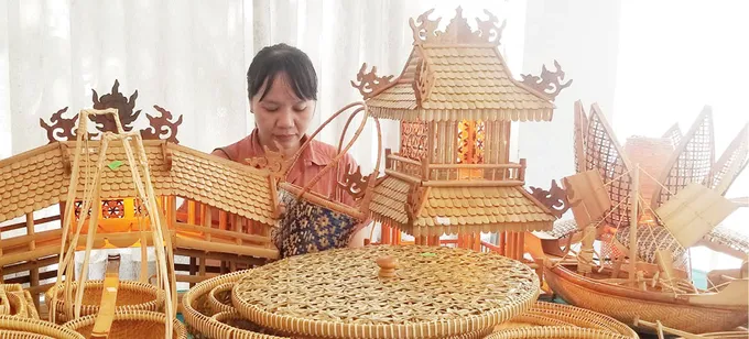 Làng nghề Bao La tham gia hội chợ