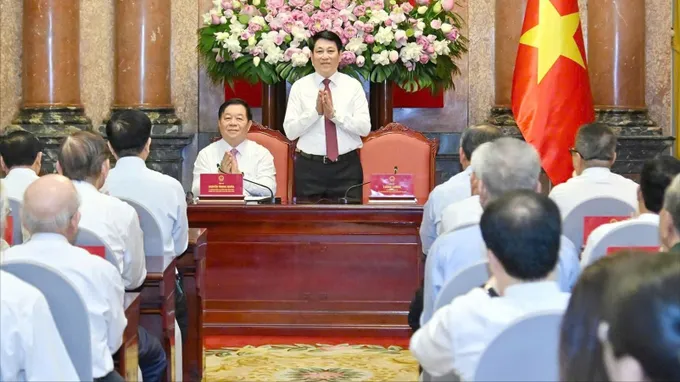 Chủ tịch nước Lương Cường phát biểu tại cuộc gặp mặt, tuyên dương người làm báo tiêu biểu toàn quốc, sáng 20-6. Ảnh: VIẾT CHUNG 1000005210.jpg