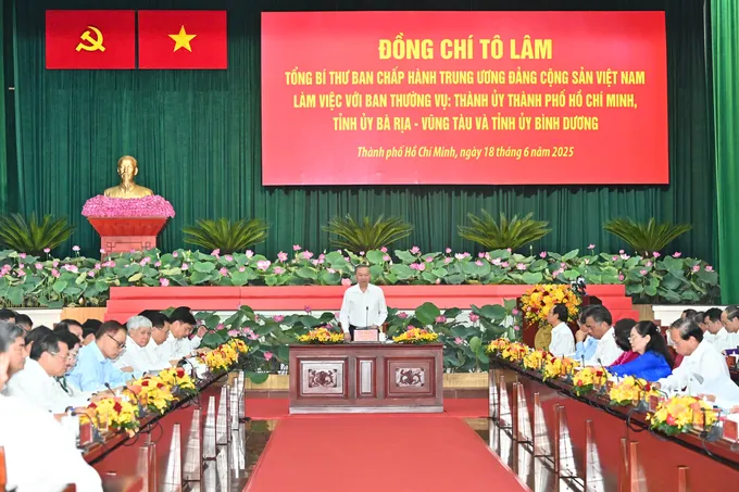 Tổng Bí thư Tô Lâm đã có phát biểu quán triệt, định hướng nội dung buổi làm việc. Ảnh: VIỆT DŨNG 06e06c3f1158a606ff49.jpg