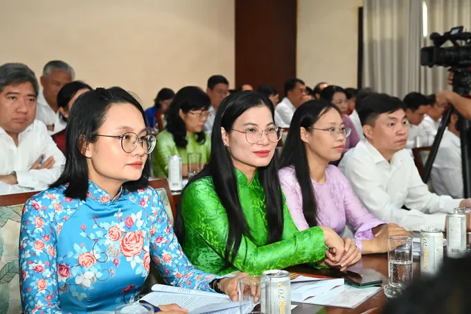 Đại biểu dự buổi làm việc. Ảnh: VIỆT DŨNG 4ee8f42a894d3e13675c.jpg