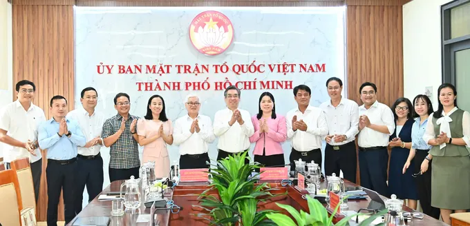 Ban Thường trực Ủy ban MTTQ Việt Nam TPHCM tiếp Đoàn đại biểu Quốc hội (ĐBQH) TPHCM đến làm việc. Ảnh: VIỆT DŨNG IMG_7842.jpeg