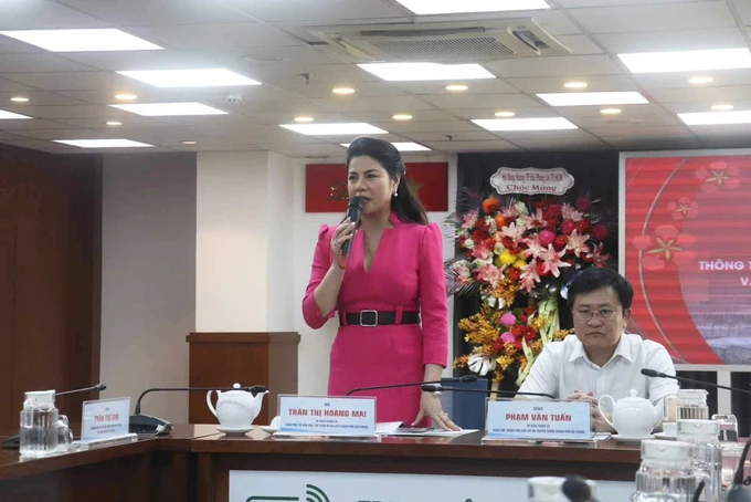Bà Trần Thị Hoàng Mai trao đổi tại họp báo z6561922342957_66734bb5a9df266a035016722cf57a5f.jpg