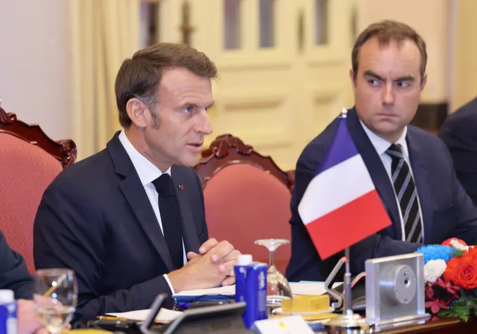 Chủ tịch nước Lương Cường hội đàm với Tổng thống Pháp Emmanuel Macron, sáng 26-5. Ảnh: QUANG PHÚC Chủ tịch nước Lương Cường hội đàm với Tổng thống Pháp Emmanuel Macron, sáng 26-5. Ảnh: QUANG PHÚC